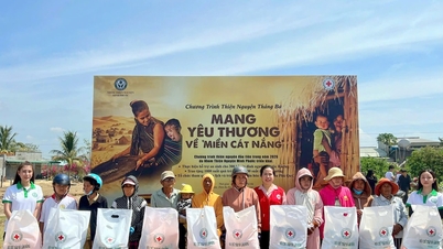 Beribu-ribu pakej hadiah di bawah kempen "Membawa Kasih Sayang ke Wilayah Pasir Putih".