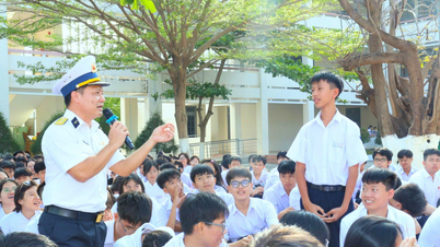 The Naval Academy conducted awareness campaigns about the sea and islands for over 1,000 students and teachers.