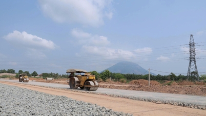 Wat betreft het project voor de verbreding en verbetering van de Trường Chinh-weg: sommige bewoners hopen binnenkort te kunnen verhuizen.