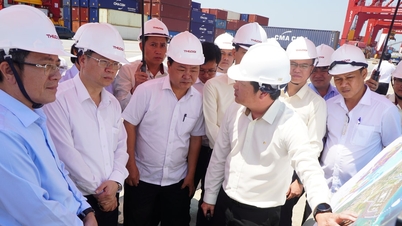 Nguyễn Manh Hung, a Da Nang Városi Pártbizottság helyettes titkára látogatást tett és dolgozott a THACO-nál.