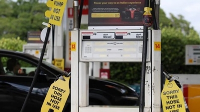 A Austrália reduziu pela metade o imposto sobre a gasolina e o diesel por três meses para conter os preços dos combustíveis.