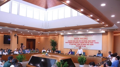 Hanoi: Parti ve Devlet tarafından görevlendirilen 18 derneğin Hanoi Şehir Vietnam Vatan Cephesi Komitesine devredilmesi.