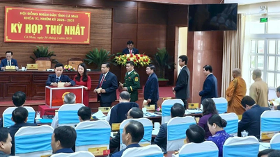 សម័យប្រជុំលើកទី១ នៃអាណត្តិទី១១ នៃក្រុមប្រឹក្សាប្រជាជនខេត្ត Ca Mau បានបោះឆ្នោតជ្រើសរើសមុខតំណែងថ្នាក់ដឹកនាំសម្រាប់អាណត្តិថ្មី។