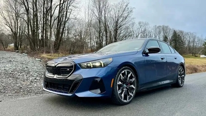 BMW i5 2026 models in the US will all adopt Tesla charging standards: A turning point in electric vehicle infrastructure.