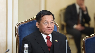 De opperbevelhebber van Myanmar treedt af om zich kandidaat te stellen voor het presidentschap.