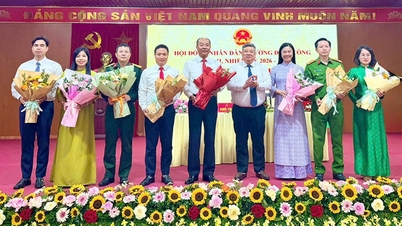 Dinh Cong-distriktet befäster nyckelpositioner i distriktets folkråd och distriktets folkkommitté.
