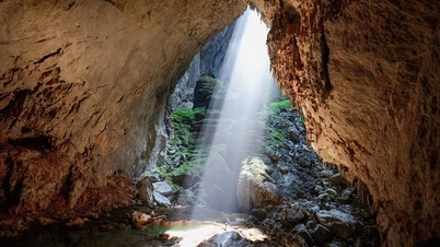 Travel news headlines for March 31st: Son Doong Cave featured on US television, Japan increases visa fees for Vietnamese tourists.