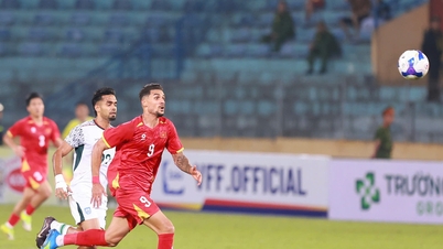 Vietnam'ın Malezya karşısındaki kadrosu: Xuan Son ve Hoang Hen sahaya çıkıyor.