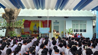 Bringing museums into schools: A new way to teach history.