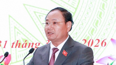 Lai Chau Provincial Party Secretary Le Minh Ngan was elected Chairman of the Provincial People's Council.
