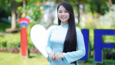 Nog voordat ze haar bachelordiploma had behaald, ontving een vrouwelijke studente een uitnodiging van 's werelds beste universiteit om een ​​masteropleiding te volgen.