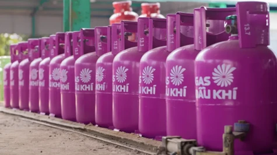 Retail gas prices hit a record high.