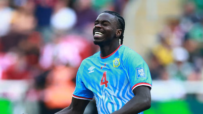 Tidligere Manchester United-spiller stråler og hjelper Kongo med å kvalifisere seg til VM i 2026 etter mer enn et halvt århundre.