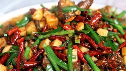What foods should people with hepatitis B avoid?