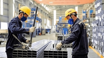 Wpływ Bliskiego Wschodu: wskaźnik PMI dla sektora wytwórczego spada do 51,2 punktów.