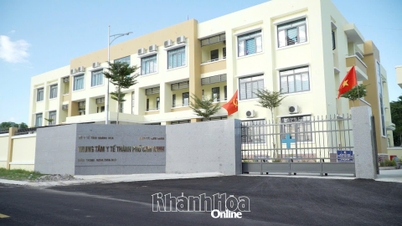 The People's Committee of Khanh Hoa province dissolves 3 regional medical centers.