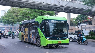 Hanoi, 1 Nisan'dan itibaren 288 araçla hizmet verecek 10 elektrikli otobüs hattını devreye alacak.