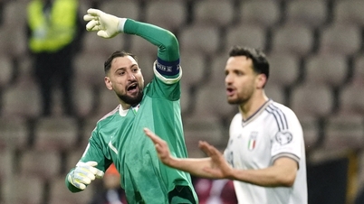 Bola sepak Itali berada dalam keadaan huru-hara selepas terlepas Piala Dunia, dan jurulatih Gattuso secara tidak dijangka mengekalkan jawatannya.