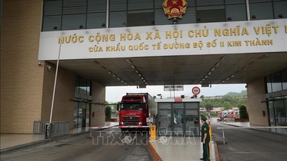 Värdet av varor som importerades och exporterades genom gränsen till Lao Cai ökade med 49 %.