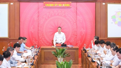 អនុលេខាគណៈកម្មាធិការបក្សទីក្រុង ង្វៀន ម៉ាញ ហ៊ុង៖ ពន្លឿនការបញ្ចេញដើមទុនវិនិយោគសាធារណៈ ផ្តល់អាទិភាពដល់ការឈូសឆាយដី។