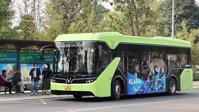 Hanoi heeft 10 elektrische buslijnen met bijna 300 voertuigen.