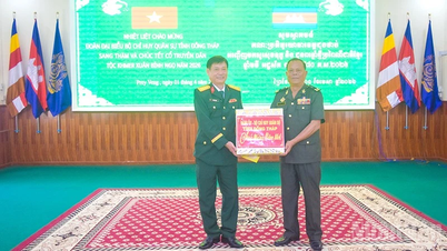 The Dong Thap Provincial Military Command extends New Year greetings for Chol Chnam Thmay in Cambodia.