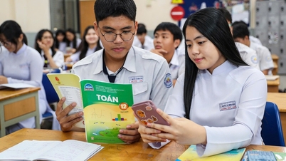 Ingyenes tankönyvek a 2029-2030-as tanévtől: Több mint 4 billió vietnami dongra van szükség.