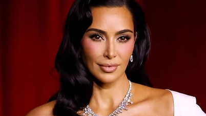 Koleksi perhiasan berlian mahal milik Kim Kardashian.