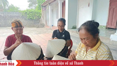 មនុស្សចាស់មានចំណង់ចំណូលចិត្តយ៉ាងជ្រាលជ្រៅចំពោះសិប្បកម្មប្រពៃណី។