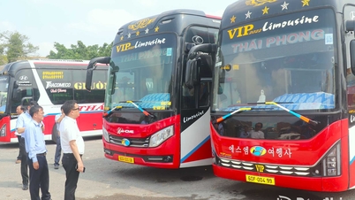 Az Építésügyi Minisztérium küldöttsége a Bien Hoa buszpályaudvaron dolgozott a közlekedési díjak stabilizálásán.