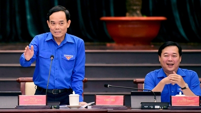 លេខាបក្សទីក្រុងហូជីមិញ លោក Tran Luu Quang៖ ភារកិច្ចជាក់លាក់នឹងត្រូវបានចាត់តាំងដល់យុវជន។