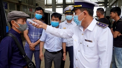 The health sector in Ha Tinh province advises against panic and complacency regarding the new variant of COVID-19.