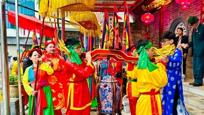 Giap Nhi Templomfesztivál: A hagyományos kulturális értékek megőrzése a város szívében.