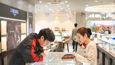Les prix de l'or sur le marché intérieur ont chuté de 3,3 millions de VND supplémentaires par once dans l'après-midi du 2 avril.