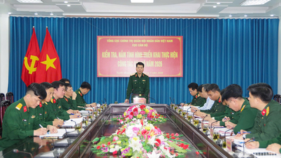 O Departamento Político Geral inspeciona o trabalho dos funcionários na província de Tuyen Quang.