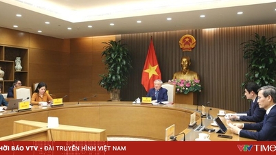 Stálý místopředseda vlády Nguyen Hoa Binh telefonicky hovořil s bývalým singapurským místopředsedou vlády Wong Swee Keatem.