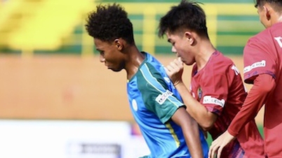 Leading by two goals, U15 Ho Chi Minh City suffered a comeback defeat on the opening day of the national tournament.
