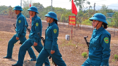 "ផ្កាយការ៉េ" នៅលើទីលានហ្វឹកហាត់