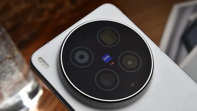 vivo X300 Ultra, duální 200MP fotoaparát, cena od 26,7 milionu VND.
