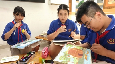 Ondanks het toelatingsexamen voor de zesde klas in Ho Chi Minh-stad, blijven ouders massaal naar bijlescentra gaan voor hun kinderen in de hoop een certificaat te behalen.