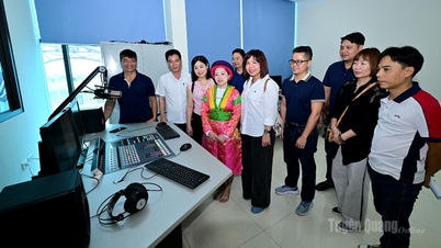 Báo và phát thanh, truyền hình Tuyên Quang làm việc với Ban Văn hoá-Xã hội và Dân tộc Đài Tiếng nói Việt Nam