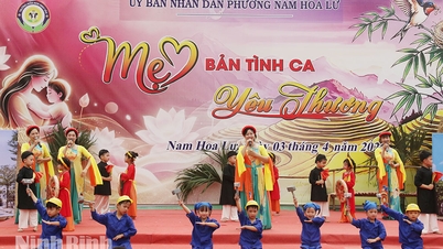 Ninh Van Anaokulu, "Anne - Bir Aşk Şarkısı" başlıklı bir sanat programı düzenledi.
