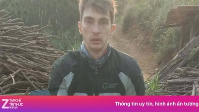 Западные туристы, заблудившиеся в густых лесах провинции Лангшон, просят о помощи у дверей местных домов.