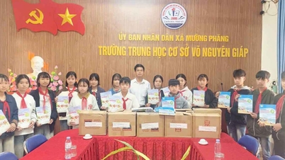 Vietnam Education Publishing House donerer tusenvis av lærebøker til vanskeligstilte elever i Muong Phang.