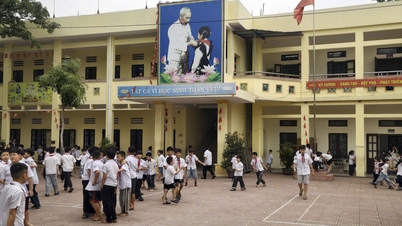 Following the incident involving 300 tons of diseased pork, many schools in Bac Ninh have temporarily suspended school lunch programs.