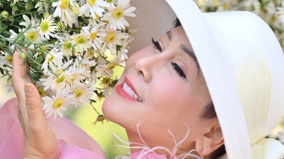 Three beautiful women of Vietnamese cinema, all People's Artists, live lonely lives in their twilight years.