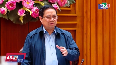 Mobilizing resources to build the Dung Quat National Oil Refinery and Energy Center.