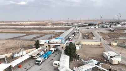 Iraq closes border crossing with Iran following airstrike that caused casualties.