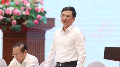 Зберегти облікові ставки незмінними для підтримки економіки.
