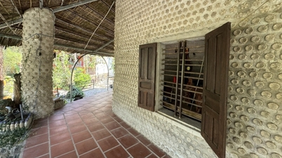សំណង់​ពិសេស​មួយ​ដែល​ផលិត​ពី​ដប​ប្លាស្ទិក​កែច្នៃ​ចំនួន ៧០,០០០ ដប​នៅ​ខេត្ត​ក្វាងង៉ាយ។